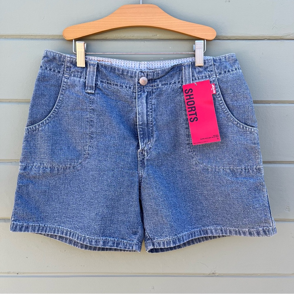 NWT Levi’s 30 Denim Shorts Y2K